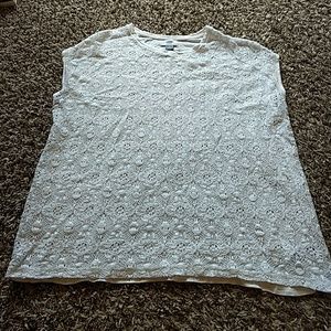 Old Navy Lace T-shirt medium